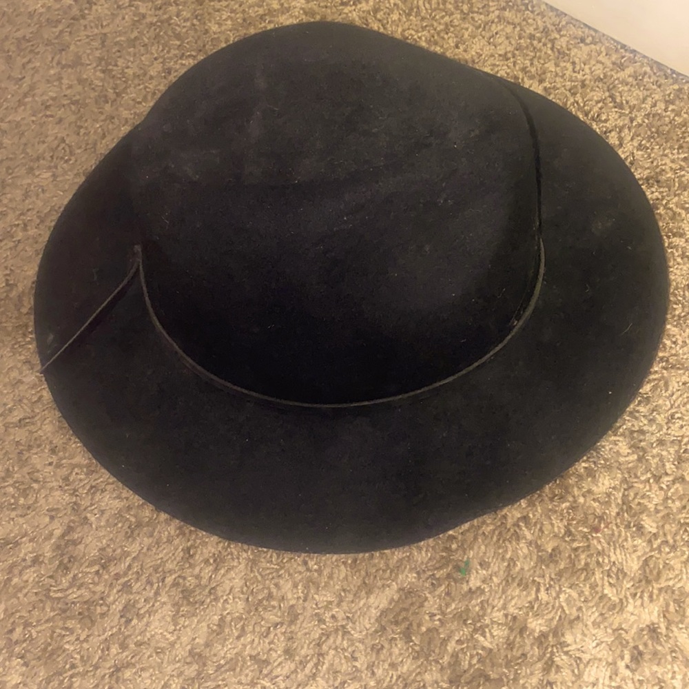 Mint condition brixton hat worn. Once
